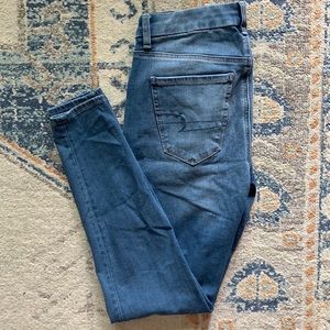 AE• Dream Jean Curvy HiRise Jegging Size 4